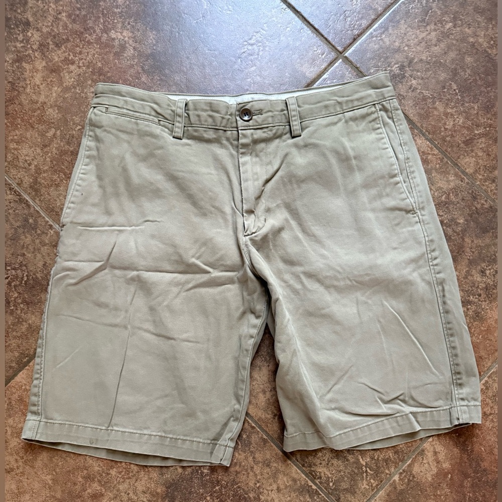Banana Republic Men's Khaki Flat Front Shorts